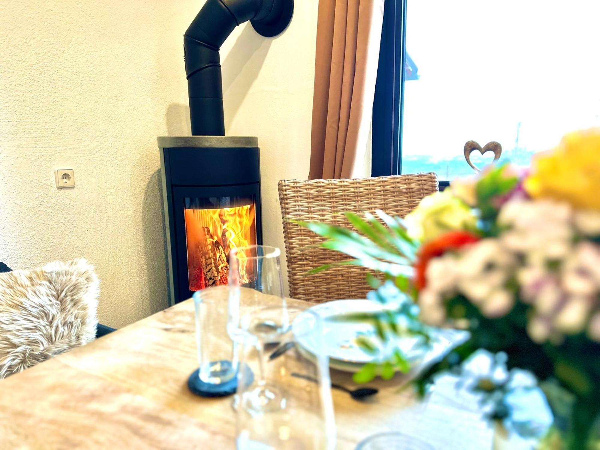 Gemuetliches Alpenblick Berg-Bungalow + Grosser Garten + Netflix! Schofweg Ngoại thất bức ảnh